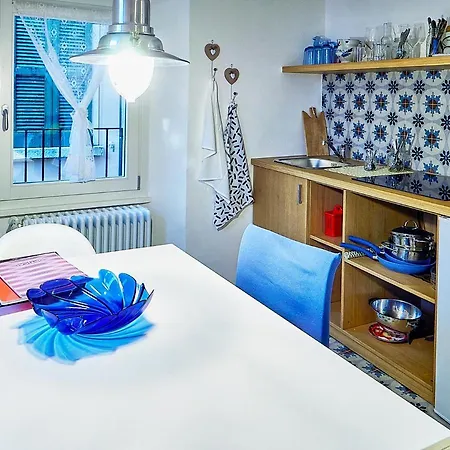 Lady Of The Appartamento Argegno